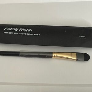 Lush Fresh Faced Liquid Foundation/Facemask Brush